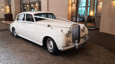 images/cars/1960-bentley-cloud-lwb/gallery/1960-bentley-cloud-lwb-4.jpg