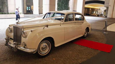 images/cars/1960-bentley-cloud-lwb/gallery/1960-bentley-cloud-lwb-5.jpg