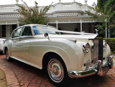 images/cars/1960-rolls-royce-cloud-lwb/gallery/1960-rolls-royce-cloud-lwb-8.jpg