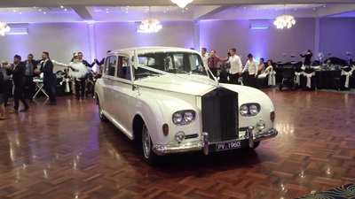 images/gallery/1960-Rolls-Royce-Phantom-V-inside-Manor-on-High.jpg