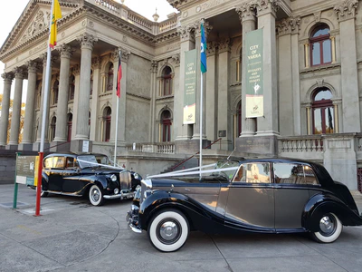 images/gallery/1950-Bentley-Mrk-6-Coachbuilt-and-the-1959-Austin-Princess-at-Fitzroy.jpg