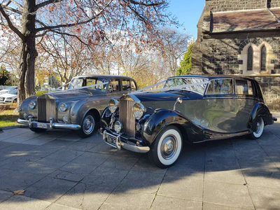 images/gallery/1949-Rolls-Royce-Wraith-and-the-1961-Silver-Rolls-Royce-Phantom-V-at-St-Marys-East-St-KIlda.jpg