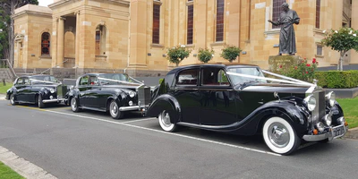 images/gallery/1947-Rolls-Royce-Wraith-and-1960-Rolls-Royce-Cloud-and-1959-Rolls-Royce-Cloud-at-Xavier.jpg