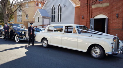 images/gallery/1960-Rolls-Royce-Phantom-V-and-the-1959-Austin-Princess-1.jpg